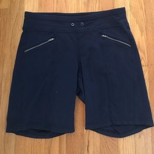 metro slouch shorts Athleta brand size small